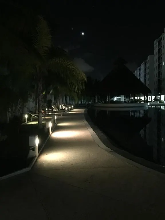 Condo En Cancun Yikal アパート